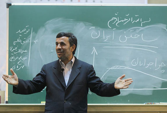 درس ریاضی به احمدی‌نژاد