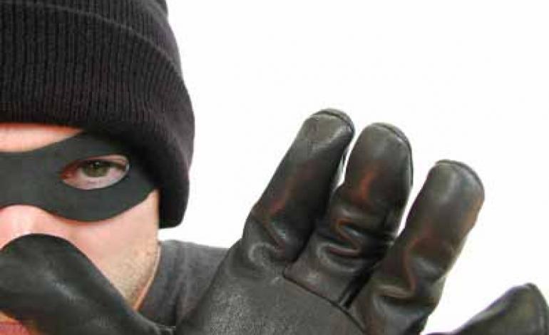 کلاهبردار کیست و کلاهبرداری چیست؟