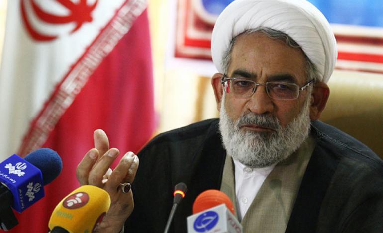 سرک کشیدن به حریم خصوصی اشخاص به موجب حکم شرع و فتوای مقام معظم رهبری مجاز نیست