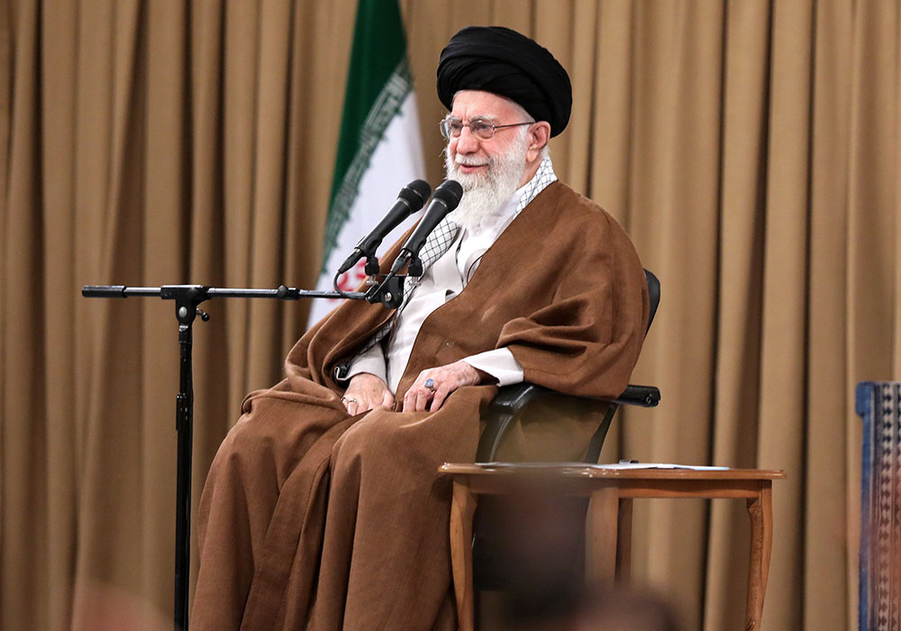 گلایه رهبری از جوانان تنبل