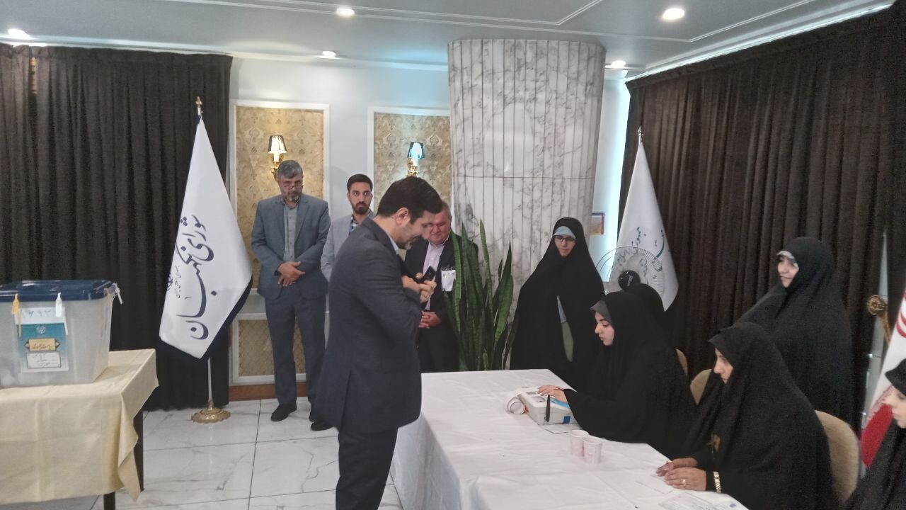 در فرآیند رای‌گیری با هیچ مشکلی مواجه نیستیم