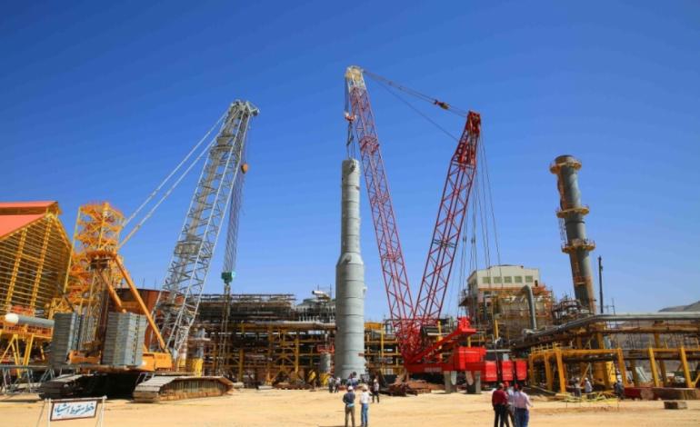 ۶۰ درصد کارمندان پتروشیمی فارغ‌التحصیل دانشگاه آزاد هستند