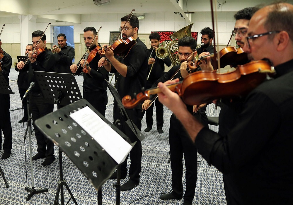 اجرای موسیقی زنده در حسینیه امام خمینی (ره)
