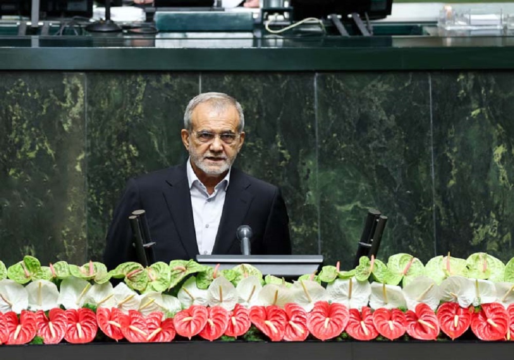 پزشکیان: ایران همواره در سمت درست تاریخ ایستاده است