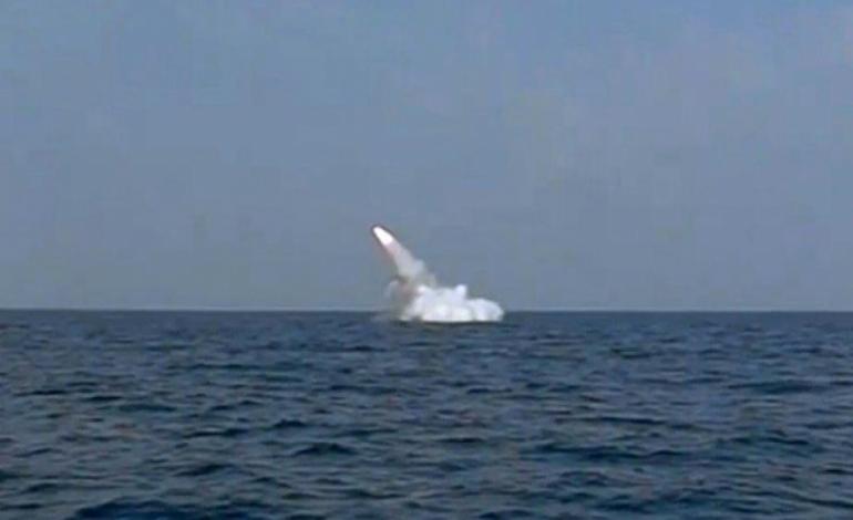 شلیک موفق موشک کروز از زیردریایی کلاس غدیر در رزمایش «ولایت۹۷»