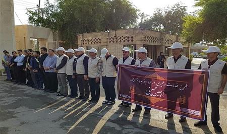 کمک‌رسانی به زائران حسینی کم توان و نیازمند در موکب دانشگاه آزاد خوزستان