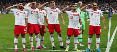 وزیر ورزش فرانسه‌ خواستار مجازات بازیکنان ترکیه شد