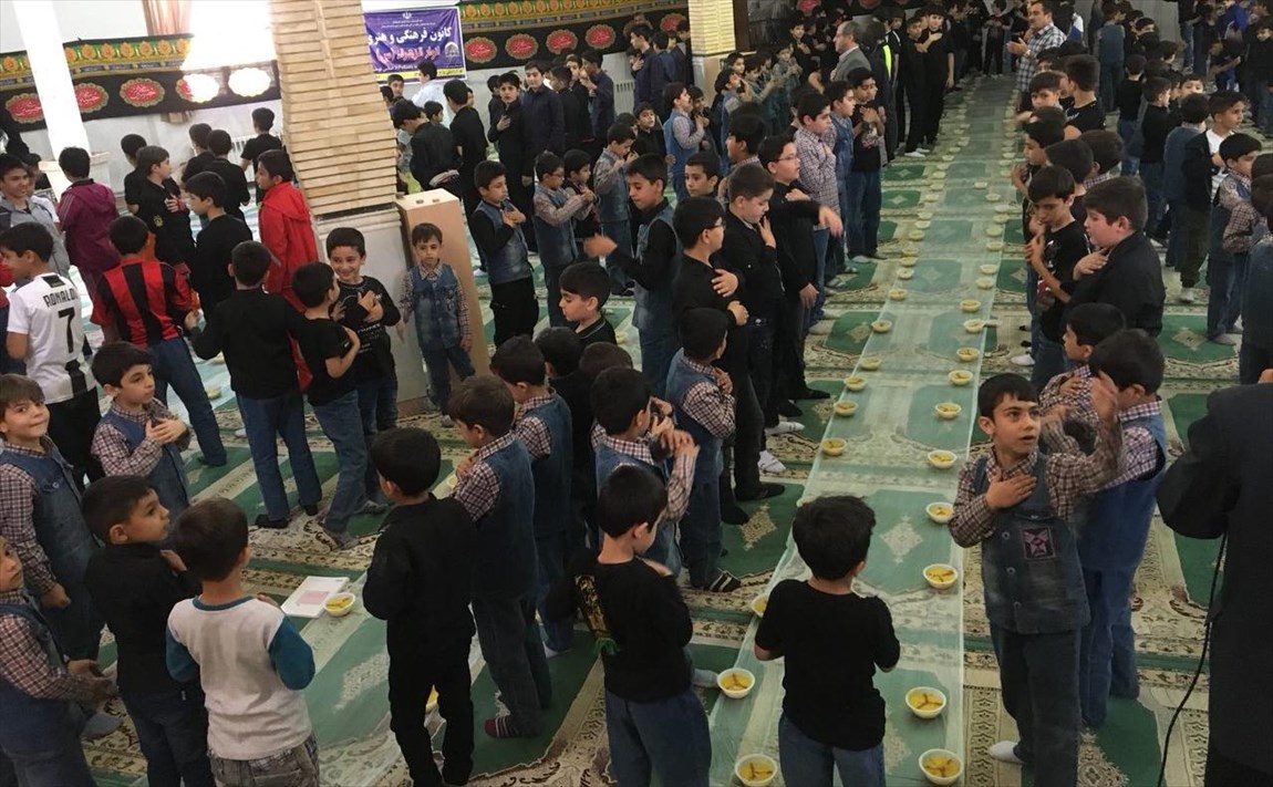برپایی مراسم اربعین حسینی با حضور دانش‌آموزان سمای تویسرکان