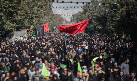  مراسم پیاده‌روی جاماندگان اربعین حسینی(ع) در تهران برگزار شد