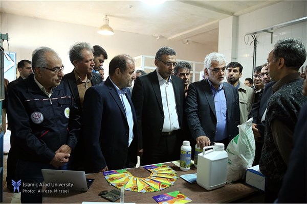 دکتر طهرانچی از دانشگاه آزاد اسلامی واحد ساوه بازدید کرد