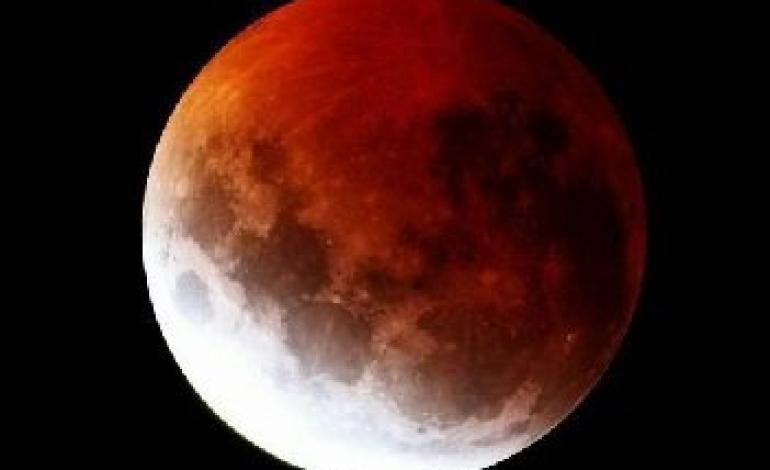 آخرین ماه‌گرفتگی سال ۹۵ در بامداد فردا/کل ایران تحت پوشش «خسوف»