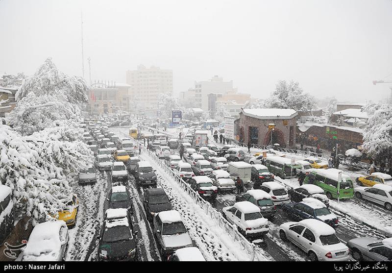  ۲۰۰۰ تصادف خسارتی در روز برفی تهران 