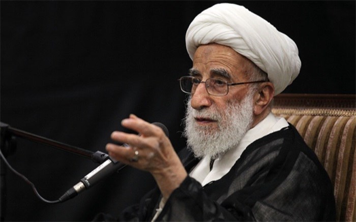 انتقاد آیت‌الله جنتی از شیوه اجرای طرح بنزین