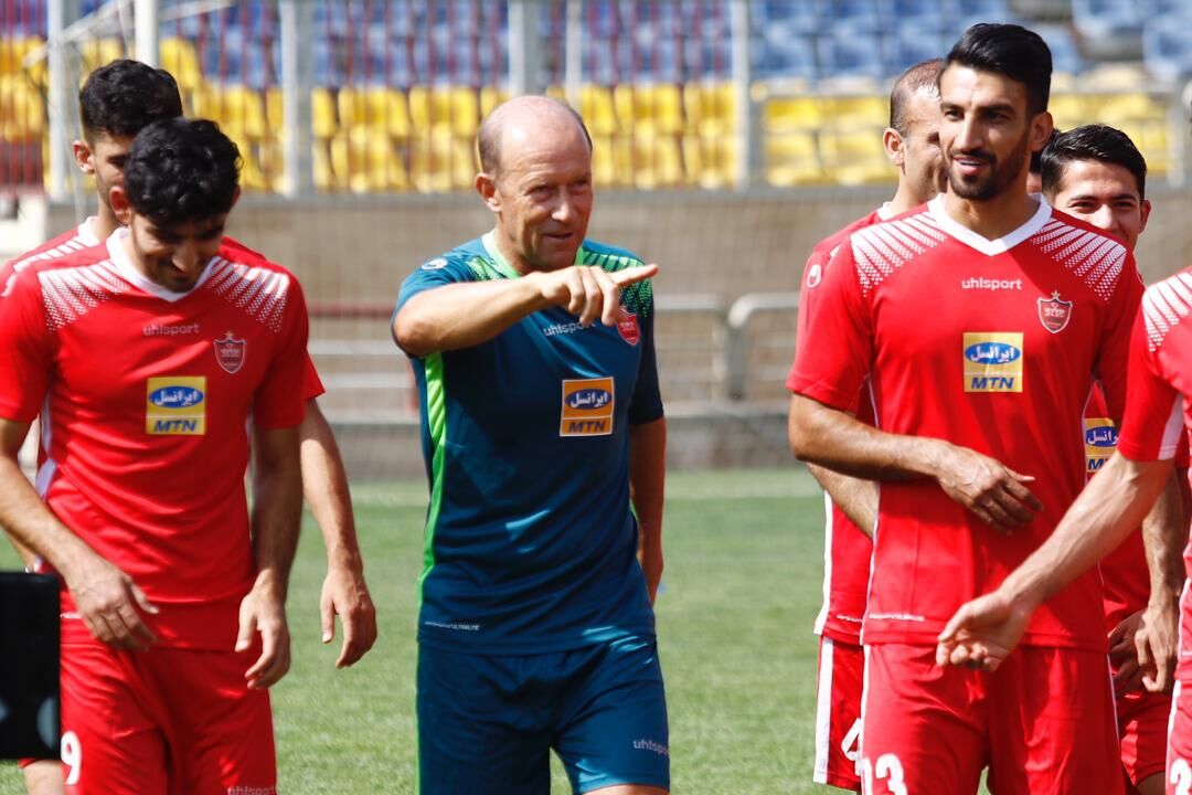 سرگیجه دفاعی پرسپولیس با ۹ تغییر در ۱۳ بازی