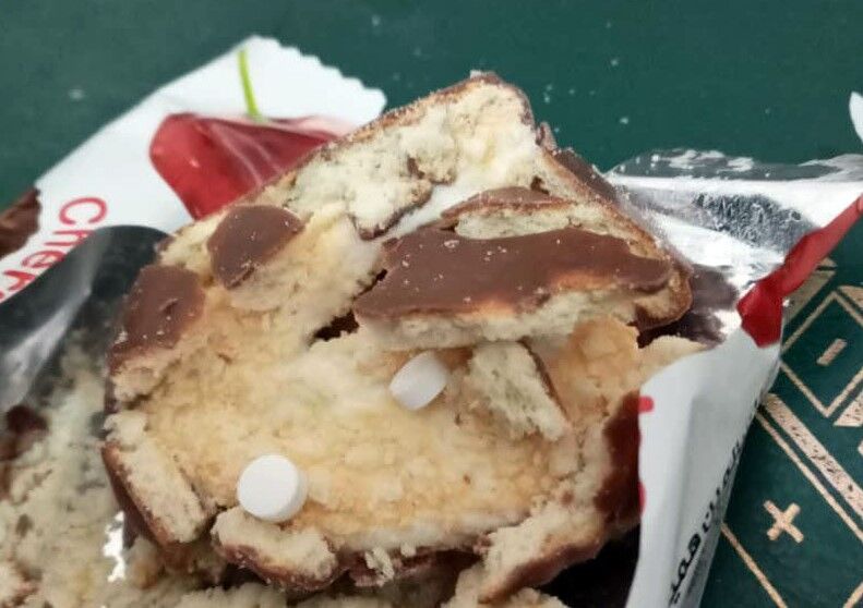 پیگیری جاسازی قرص در کیک‌ها توسط نیروهای امنیتی