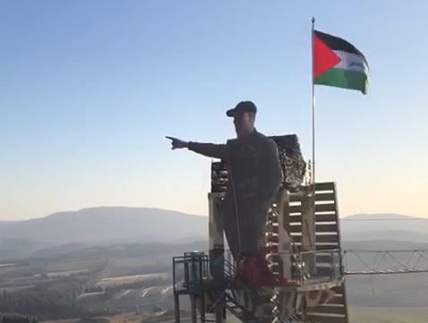 رونمایی از تندیس سردار سلیمانی در منطقه مارون الراس در مرز فلسطین اشغالی