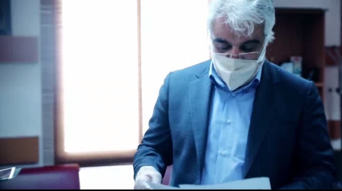 دعوت رئیس دانشگاه آزاد از نخبگان جوان برای شرکت در "چالش کرونا"