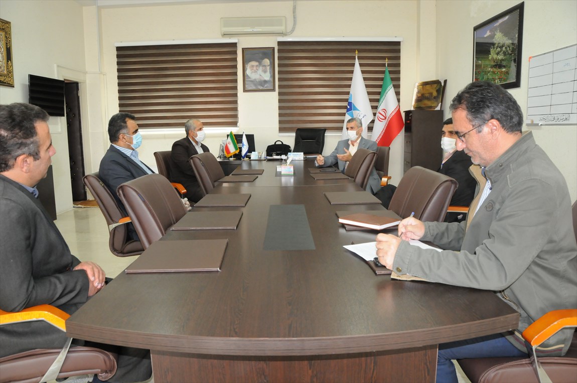 اهدای ۳ هزار عدد ماسک به کمیته امداد لرستان توسط دانشگاه آزاد 