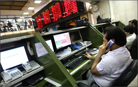 سود ۱۳ هزار میلیارد تومانی کارگزاری‌های بورس از کارمزدها در سال ۹۸ /  درآمد یک کارگزاری برابر با ۶۰ کارگزاری+ جدول