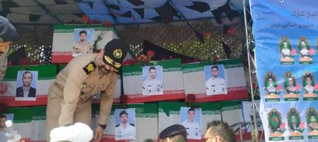 مراسم تشییع پیکر مطهر شهدای نیروی دریایی ارتش در کنارک+ تصاویر