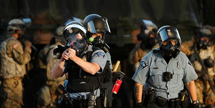  رفتارهای خشن پلیس آمریکا تهدیدی برای جان شهروندان هستند