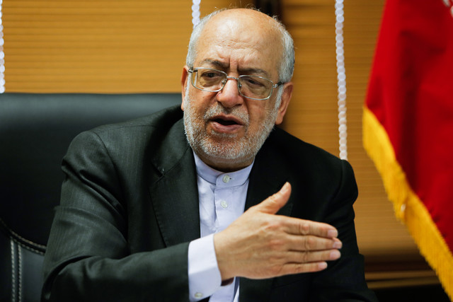  نعمت‌زاده: وقتی ارز ۴۲۰۰ تومانی از تلویزیون اعلام شد، توی سرم زدم!