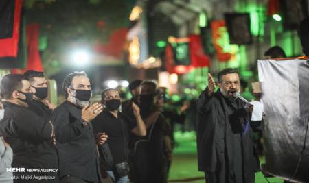  نوحه‌سرایی خیابانی حاج محمود کریمی در شب دوم محرم