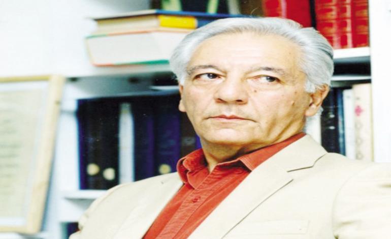 چوگان‌باز دایره‌المعارف‌نویس