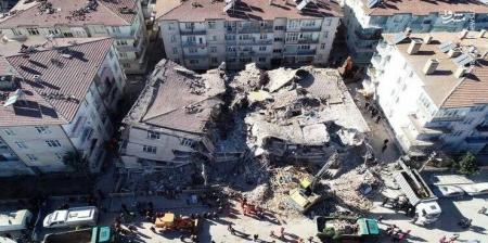 وقوع سونامی در شهر ازمیر ترکیه در پی وقوع زلزله