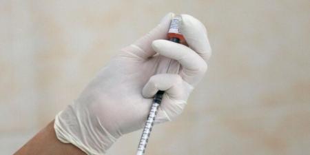 اعلام آمادگی بیش از ۲۷ هزار نفر برای تست انسانی واکسن کرونای ایرانی