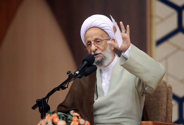 روایت آیت‌الله مصباح از رفتار رهبر انقلاب با کسانی‌که مخالفشان هستند