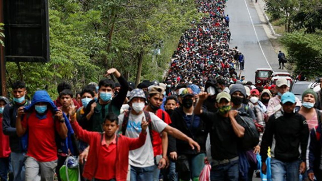  حرکت هزاران مهاجر به سمت مرز‌های آمریکا 