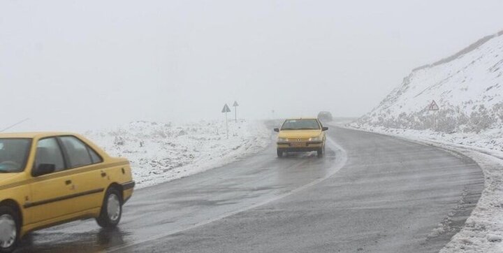 برف و باران در جاده‌های ۱۰ استان کشور