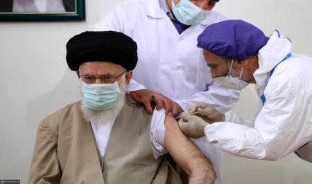 تزریق واکسن ایرانی به رهبر انقلاب ترجمه عملی اعتماد به‌نفس است