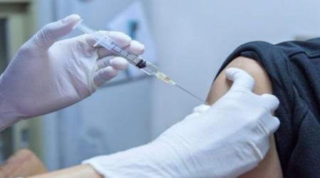 تزریق واکسن افراد بالای ۱۸ سال در کشور تا پایان دی ماه انجام می شود