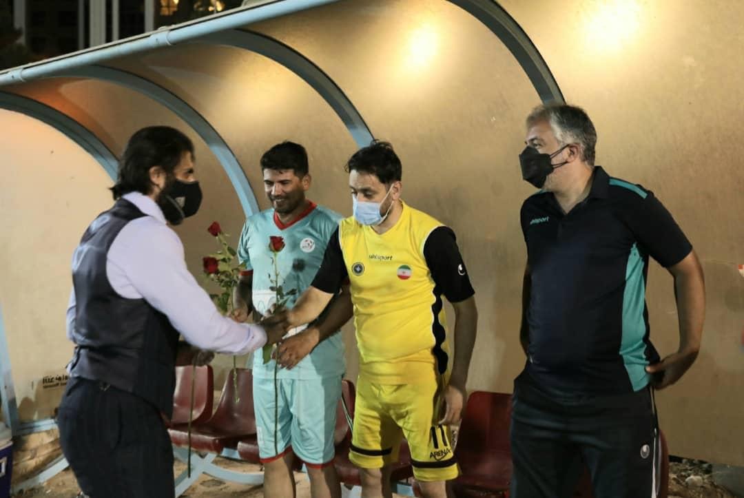 وطن زرین و استقلال در صدر