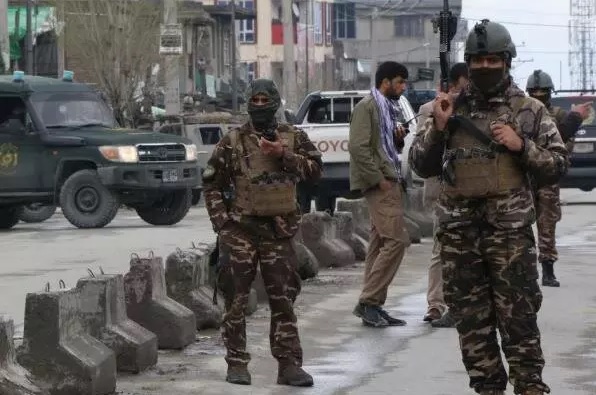 کشته‌شدگان حمله تروریستی فرودگاه کابل به ۱۱۰ نفر رسید
