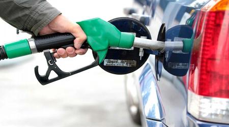 عرضه بنزین سهمیه‌ای در ۲۰۰۰ جایگاه سوخت کشور