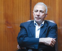 مقاومت، هویت و ۱۳ آبان