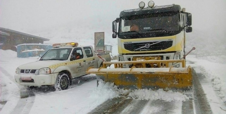 بارش برف و باران در جاده‌‌های ۶ استان