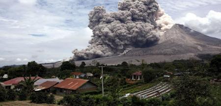 فوران «آتش‌فشان سِمِرو» در اندونزی