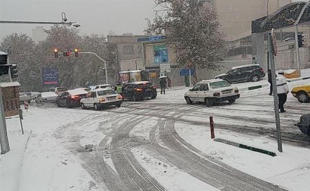 آغاز بارش برف در تهران
