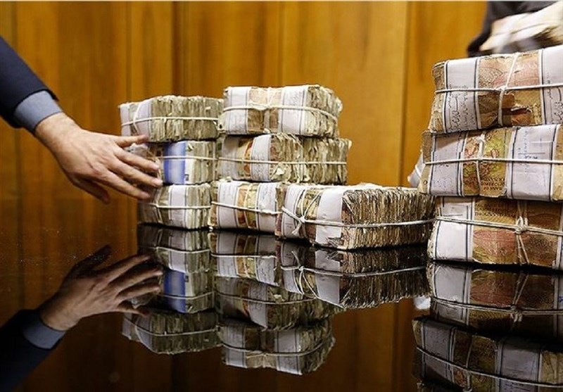 یک چهارم بازار در اختیار ۳ بانک