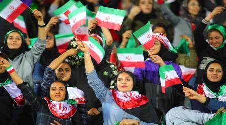 بانوان برای بازی ایران و عراق به ورزشگاه می‌روند