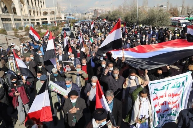 راهپیمایی نمازگزاران تهرانی در حمایت از مردم مظلوم یمن