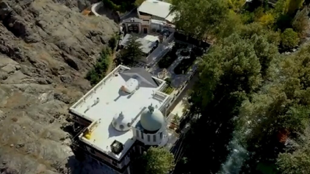 اولین تصاویر از ابر کاخ جاده چالوس