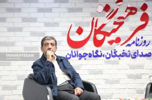 بازدید عزت الله ضرغامی از روزنامه فرهیختگان
