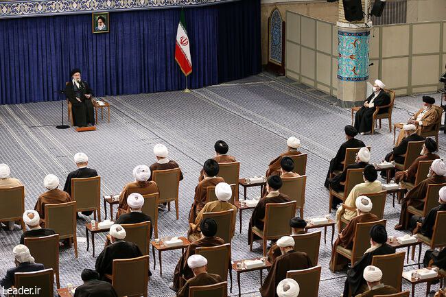 صبح امروز؛ تصاویری از دیدار رئیس و نمایندگان مجلس خبرگان رهبری با رهبر انقلاب اسلامی