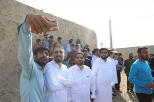 حضور مداحان در روستاهای مرزی سیستان بلوچستان با لباس بلوچی