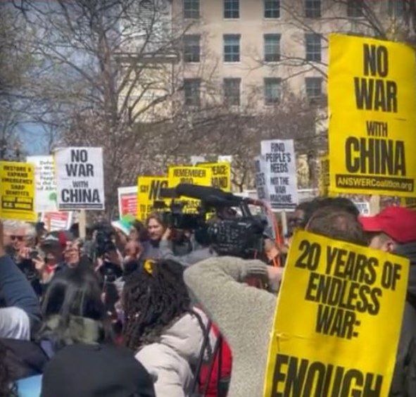 تظاهرات مخالفان جنگ‌طلبی آمریکا در واشنگتن